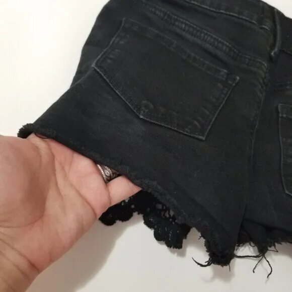 🔴 So Embroidered detail Black denim shorts size 8 (F22) - Picture 8 of 9
